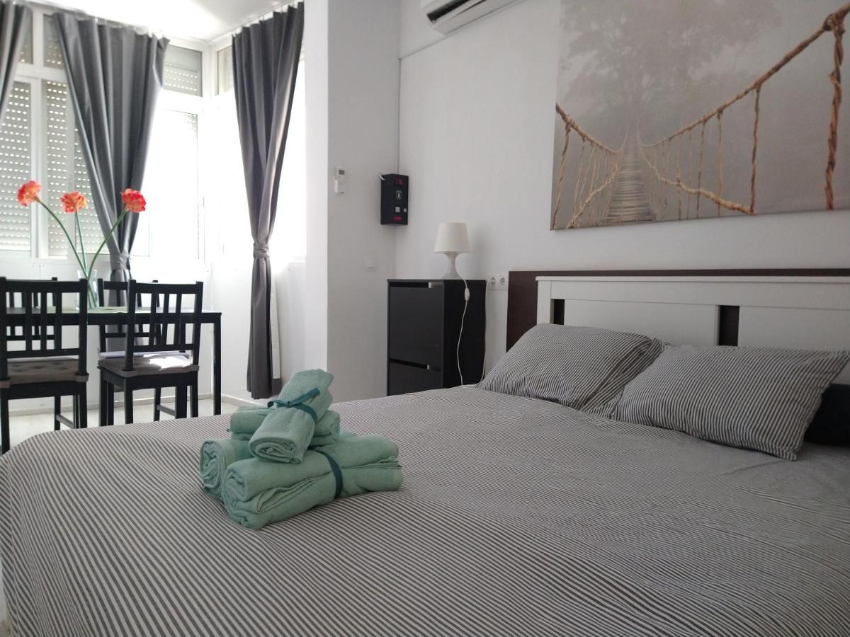Amplio Estudio,Vista Mar Y Montana, A Pasos Del Centro トレモリノス エクステリア 写真